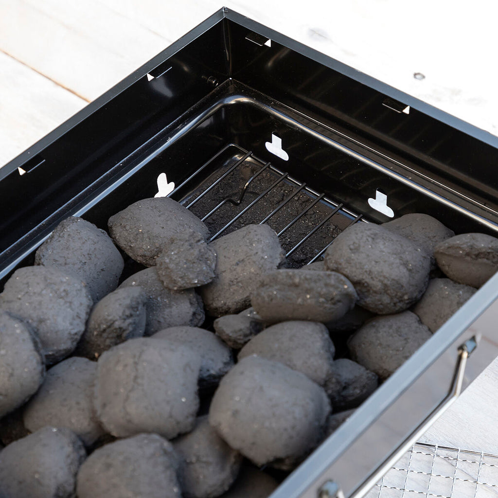 Barbecue pliable et portable à charbon de bois